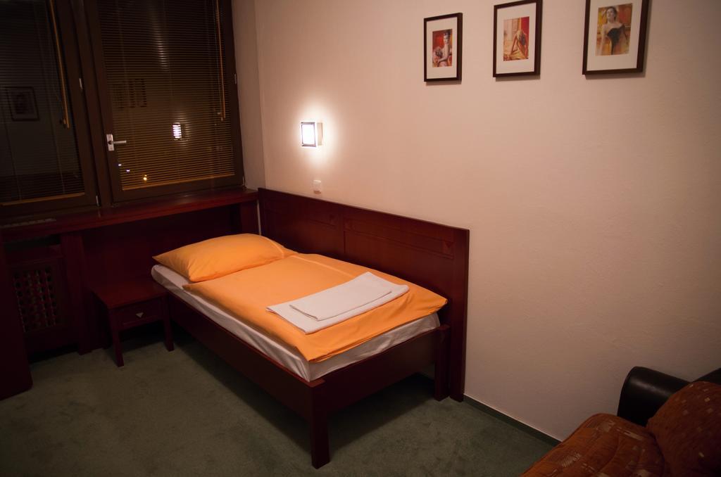 Hotel Bothe Povazska Bystrica Luaran gambar