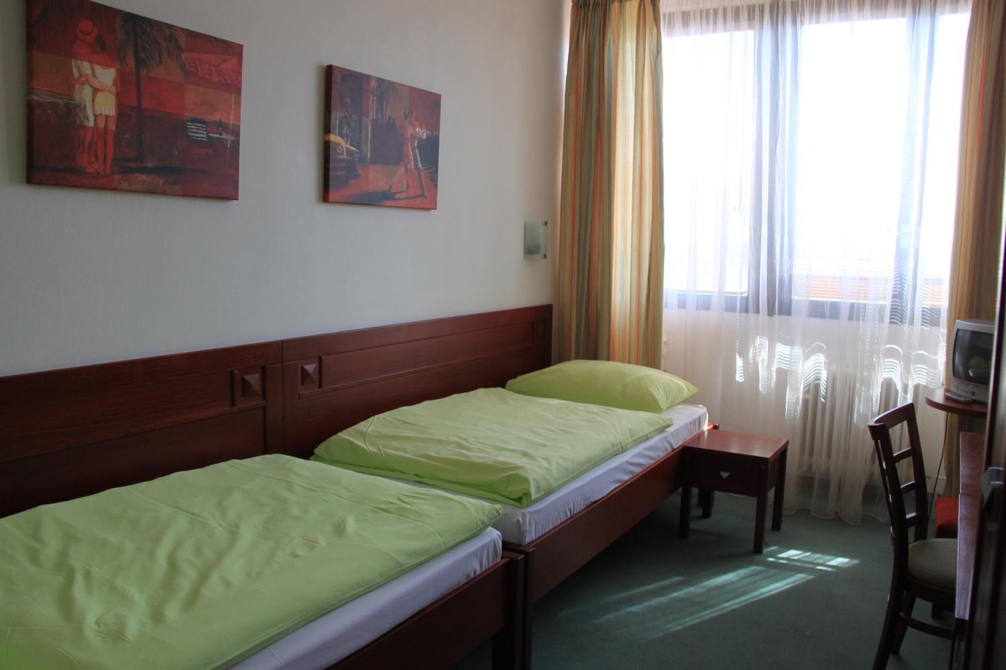Hotel Bothe Povazska Bystrica Luaran gambar